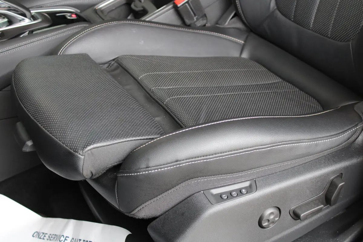 1.6 Turbo Hybrid4 Business Executive | Afneembare trekhaak | Elektrische achterklep | Ledere bekleding | ACC |