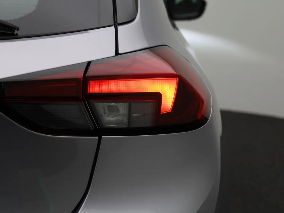 1.2 Edition | AUTOMAAT | APPLE CARPLAY - ANDROID AUTO | LED | AIRCO | CRUISE CONTROL | MULTIFUNCTIONEEL STUURWIEL | LED VERLICHTING |