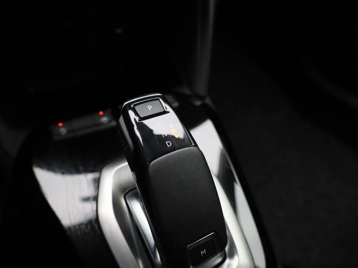 1.2 Edition | AUTOMAAT | APPLE CARPLAY - ANDROID AUTO | LED | AIRCO | CRUISE CONTROL | MULTIFUNCTIONEEL STUURWIEL | LED VERLICHTING |