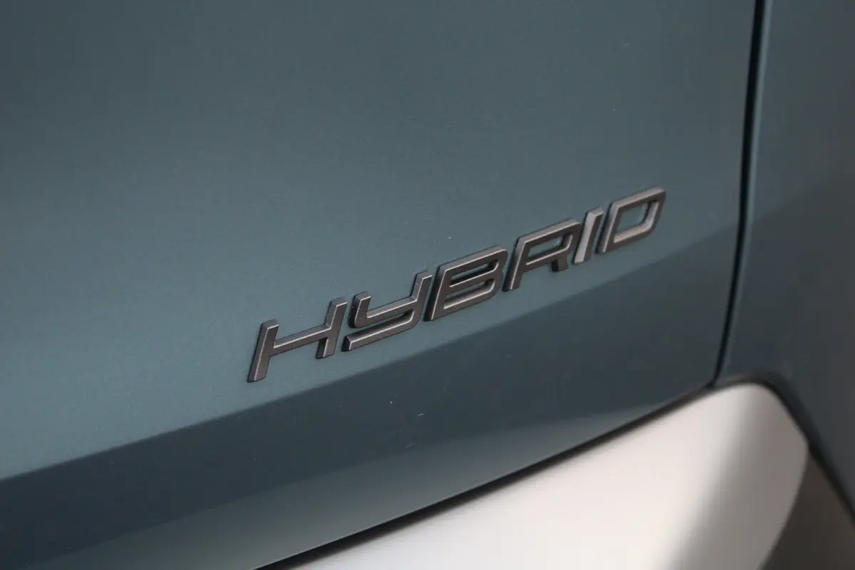 1.2 Hybrid 145 GT | Automaat | Navigatie | Camera | Panorama/schuifdak | Massage | Alcantara |