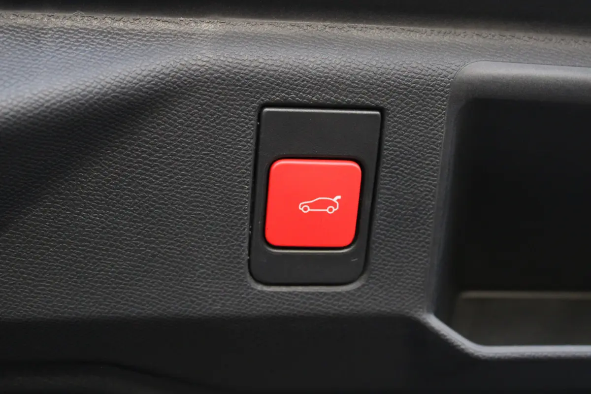 1.2 Hybrid 145 GT | Automaat | Navigatie | Camera | Panorama/schuifdak | Massage | Alcantara |