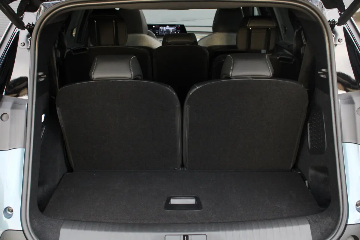 1.2 Hybrid 145 GT | Automaat | Navigatie | Camera | Panorama/schuifdak | Massage | Alcantara |