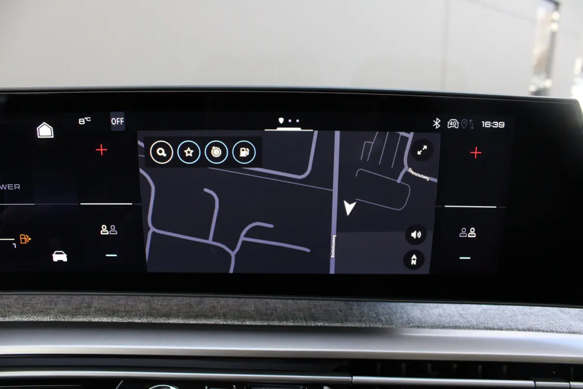 1.2 Hybrid 145 GT | Automaat | Navigatie | Camera | Panorama/schuifdak | Massage | Alcantara |