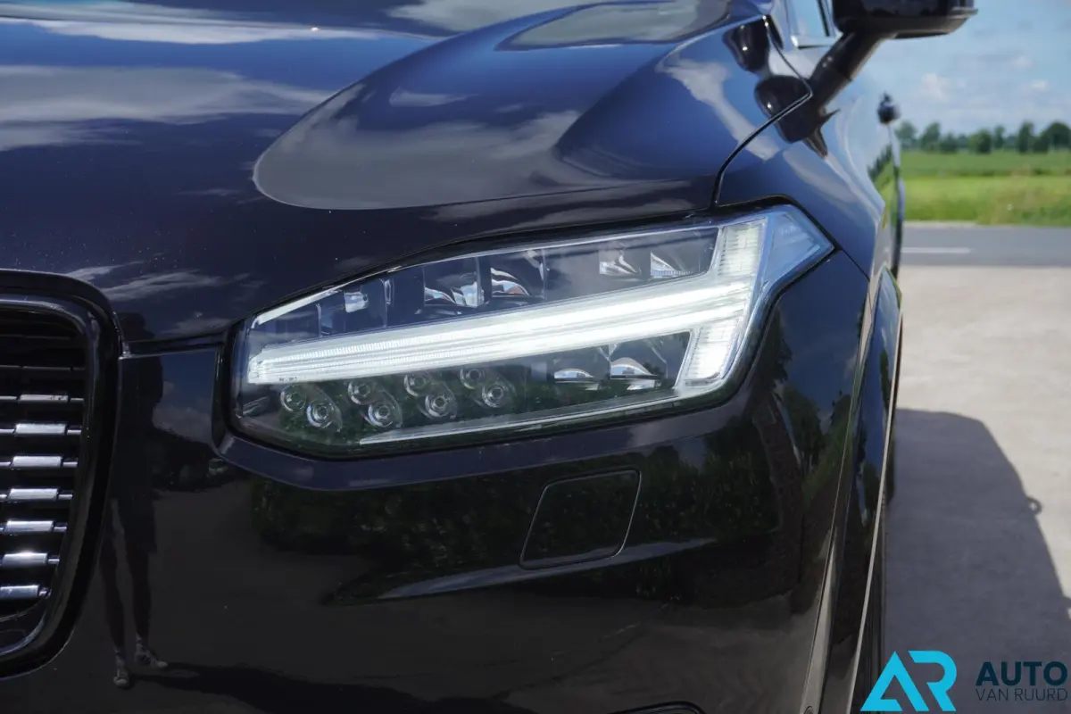 2.0 D5 * 4X4 * Grijs kenteken * LUXE * R-Design