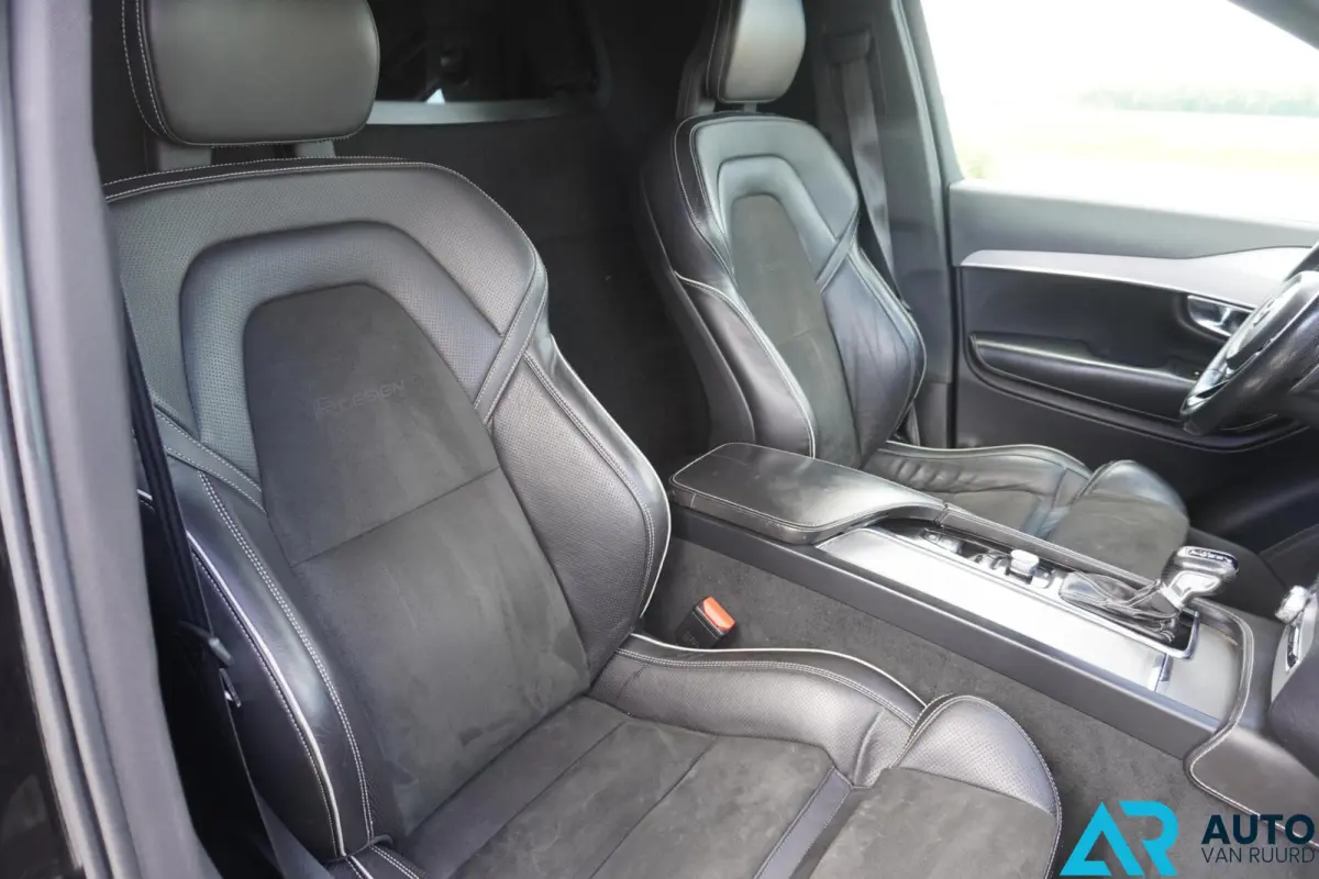 2.0 D5 * 4X4 * Grijs kenteken * LUXE * R-Design