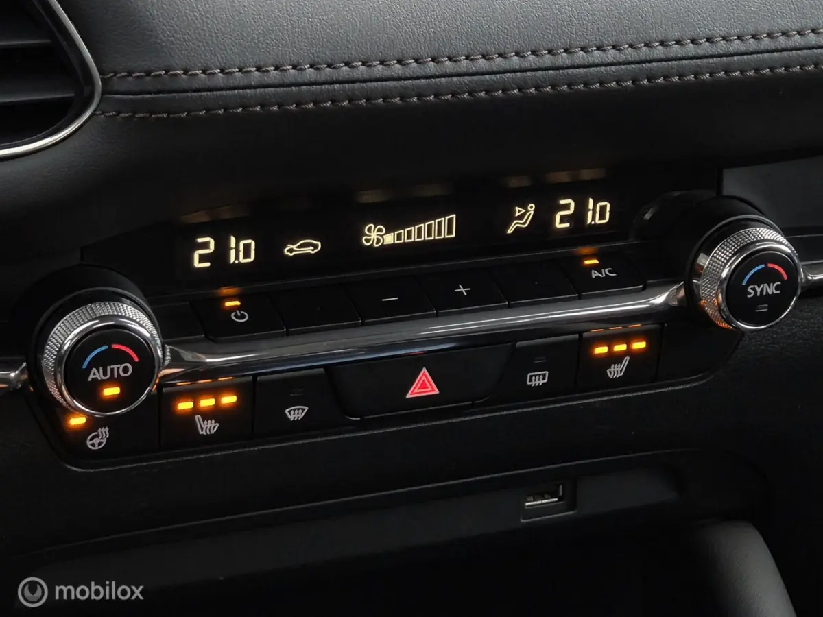 2.0 E-SKYACTIV-X M HYBRID 180 COMFORT MET BOSE AUTOMAAT/KEYLESS/LED/CAMERA/STOEL-STUURVERWARMING/HEAD-UP/ADAPTIVE CRUISE