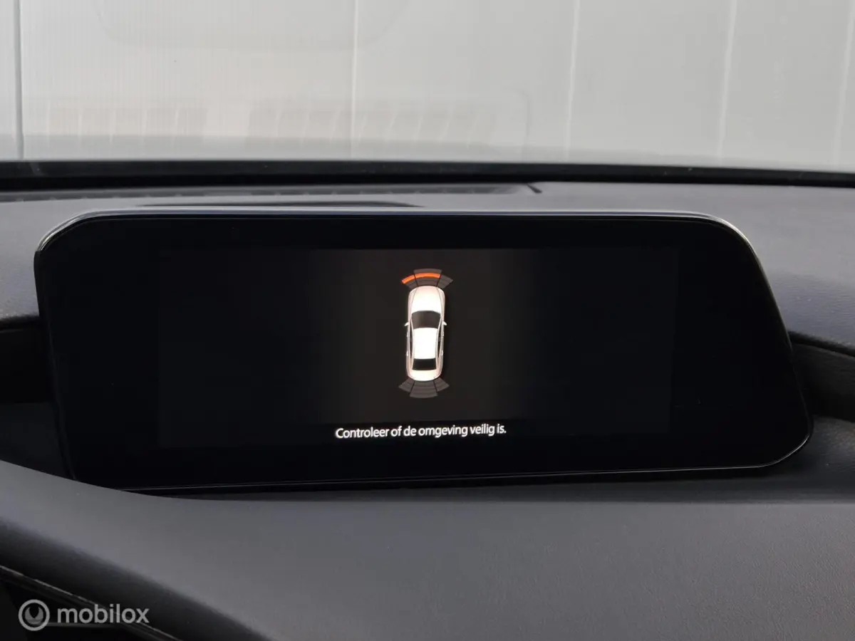 2.0 E-SKYACTIV-X M HYBRID 180 COMFORT MET BOSE AUTOMAAT/KEYLESS/LED/CAMERA/STOEL-STUURVERWARMING/HEAD-UP/ADAPTIVE CRUISE