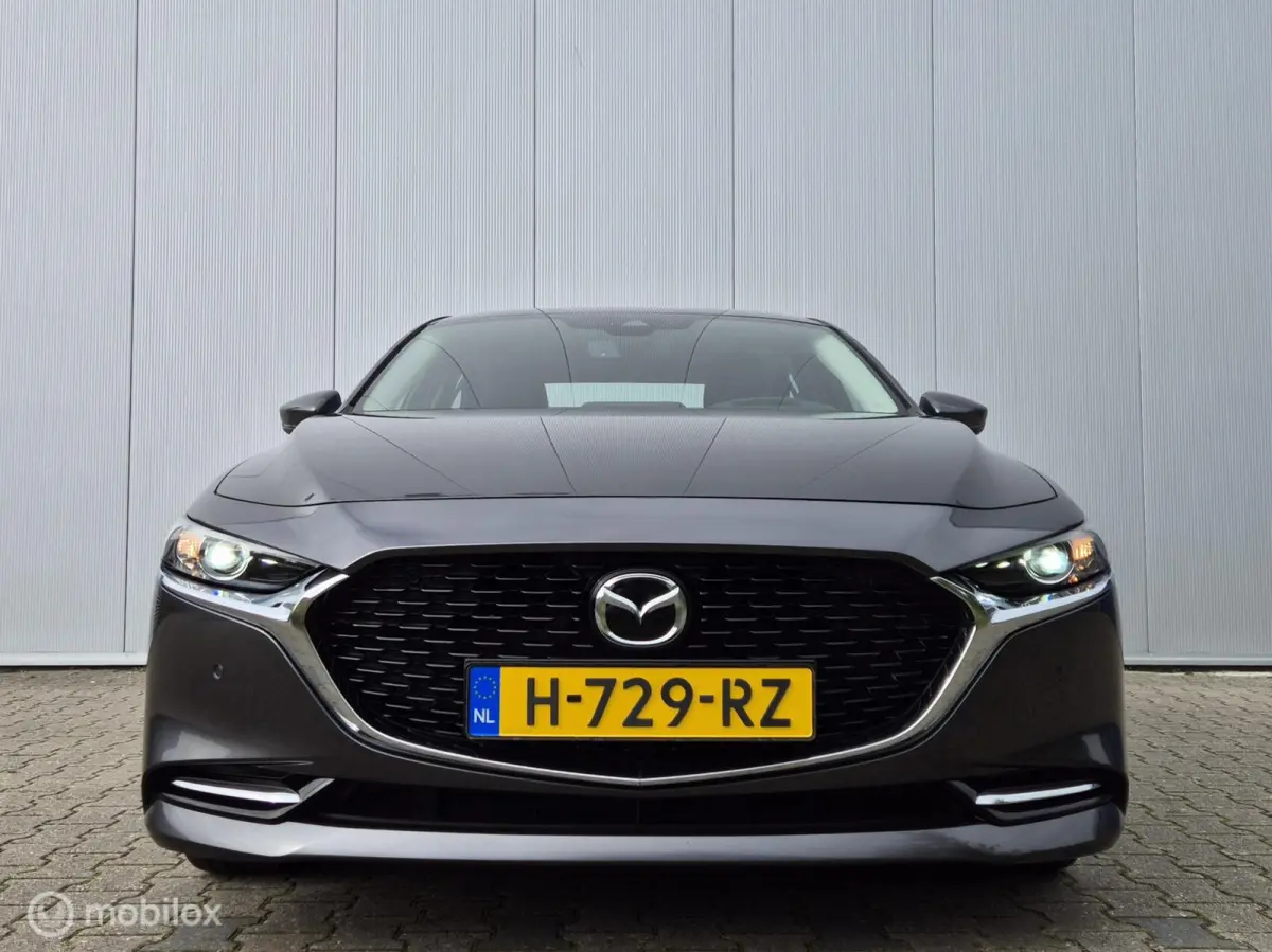 2.0 E-SKYACTIV-X M HYBRID 180 COMFORT MET BOSE AUTOMAAT/KEYLESS/LED/CAMERA/STOEL-STUURVERWARMING/HEAD-UP/ADAPTIVE CRUISE