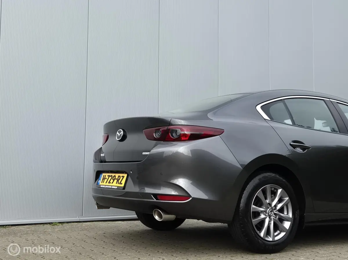 2.0 E-SKYACTIV-X M HYBRID 180 COMFORT MET BOSE AUTOMAAT/KEYLESS/LED/CAMERA/STOEL-STUURVERWARMING/HEAD-UP/ADAPTIVE CRUISE