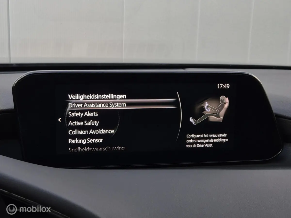 2.0 E-SKYACTIV-X M HYBRID 180 COMFORT MET BOSE AUTOMAAT/KEYLESS/LED/CAMERA/STOEL-STUURVERWARMING/HEAD-UP/ADAPTIVE CRUISE