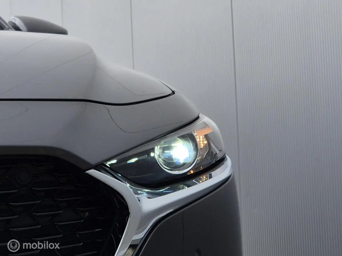 2.0 E-SKYACTIV-X M HYBRID 180 COMFORT MET BOSE AUTOMAAT/KEYLESS/LED/CAMERA/STOEL-STUURVERWARMING/HEAD-UP/ADAPTIVE CRUISE