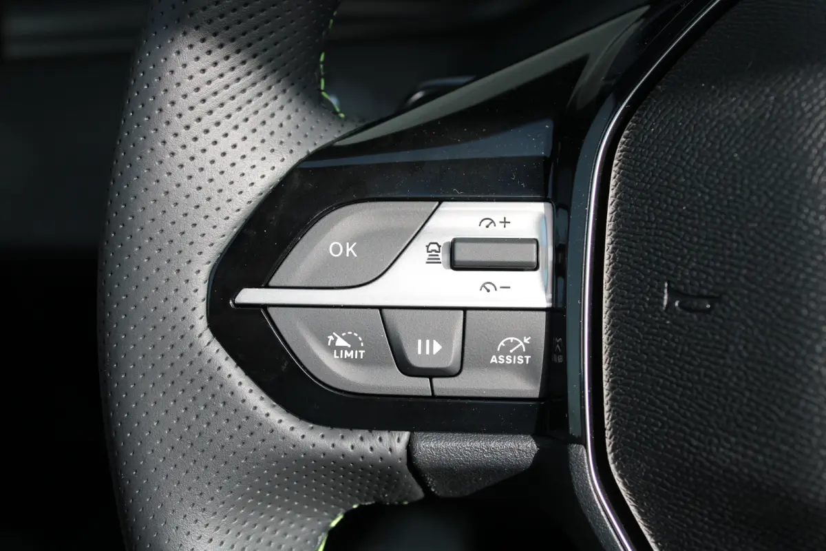 1.6 Plug-in Hybrid 195pk GT | Automaat | Panorama/schuifdak | Navigatie | Camera | Trekhaak | Nieuw model |