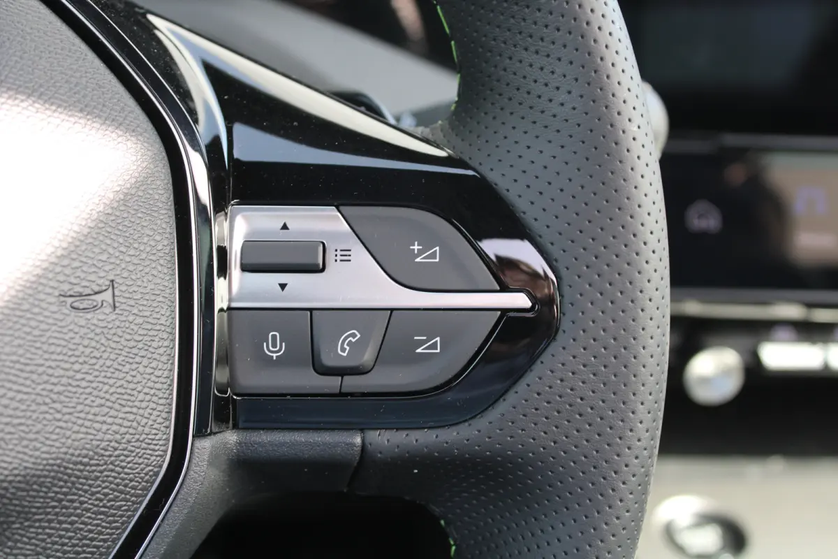 1.6 Plug-in Hybrid 195pk GT | Automaat | Panorama/schuifdak | Navigatie | Camera | Trekhaak | Nieuw model |