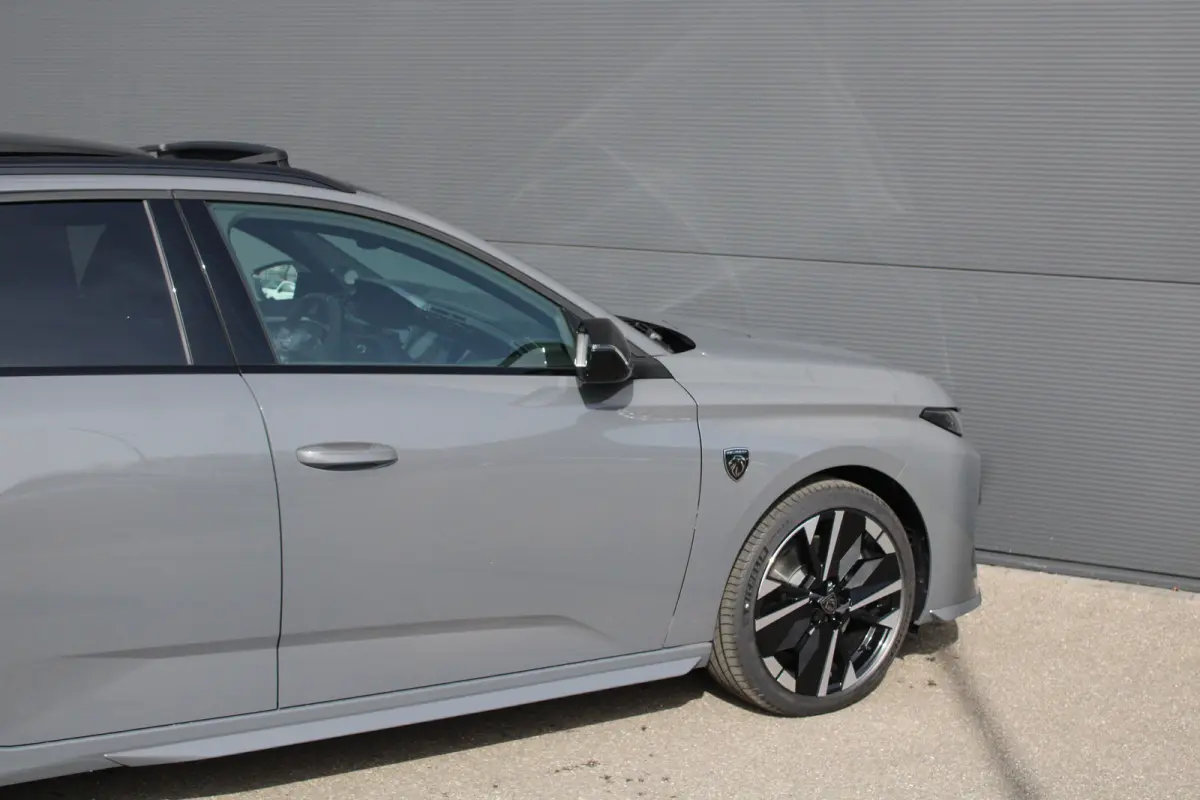 1.6 Plug-in Hybrid 195pk GT | Automaat | Panorama/schuifdak | Navigatie | Camera | Trekhaak | Nieuw model |