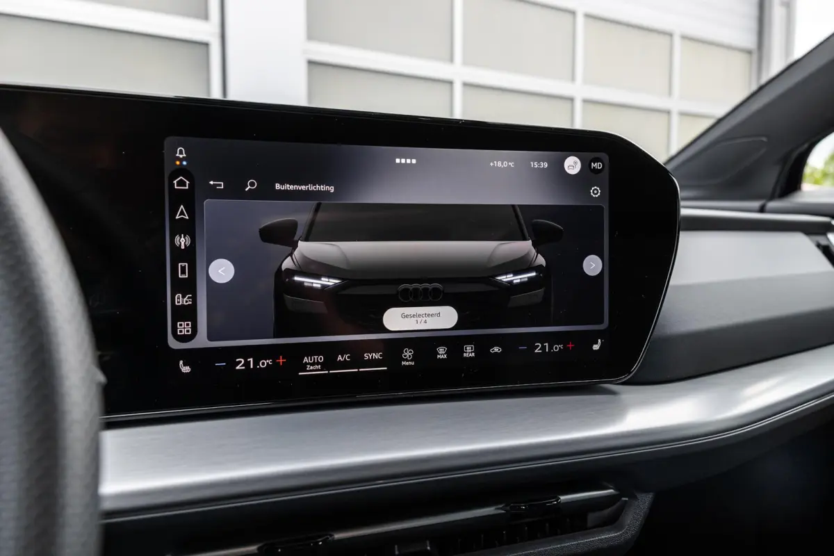 286pk S edition performance 82 kWh | Panoramadak | Trekhaak | Achteruitrijcamera | Akoestisch glas