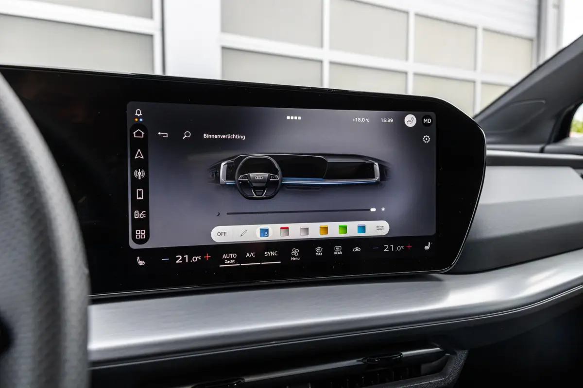 286pk S edition performance 82 kWh | Panoramadak | Trekhaak | Achteruitrijcamera | Akoestisch glas
