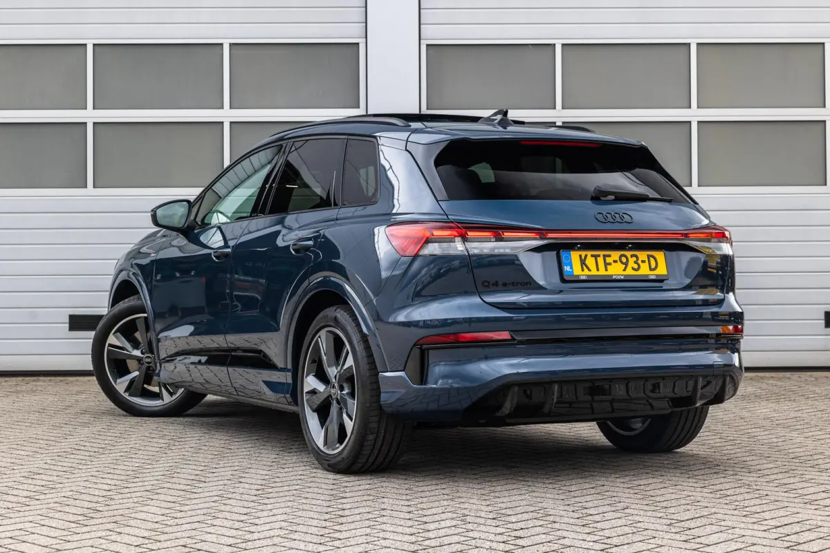 286pk S edition performance 82 kWh | Panoramadak | Trekhaak | Achteruitrijcamera | Akoestisch glas