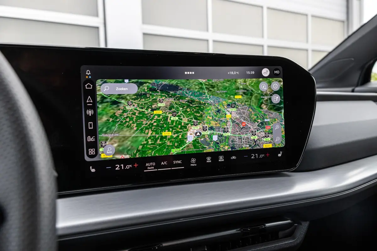 286pk S edition performance 82 kWh | Panoramadak | Trekhaak | Achteruitrijcamera | Akoestisch glas