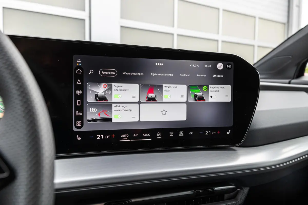 286pk S edition performance 82 kWh | Panoramadak | Trekhaak | Achteruitrijcamera | Akoestisch glas
