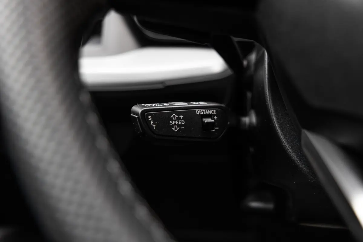 286pk S edition performance 82 kWh | Panoramadak | Trekhaak | Achteruitrijcamera | Akoestisch glas