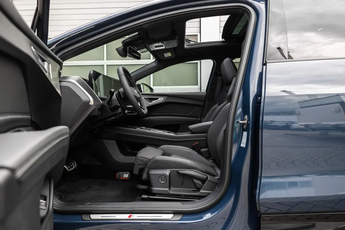 286pk S edition performance 82 kWh | Panoramadak | Trekhaak | Achteruitrijcamera | Akoestisch glas