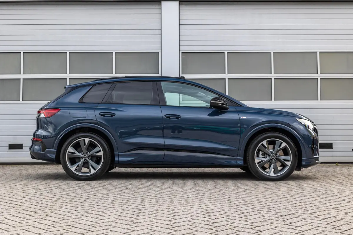286pk S edition performance 82 kWh | Panoramadak | Trekhaak | Achteruitrijcamera | Akoestisch glas