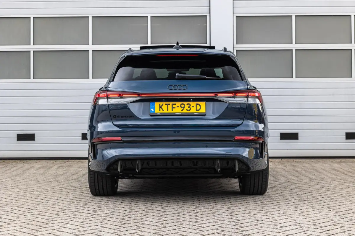 286pk S edition performance 82 kWh | Panoramadak | Trekhaak | Achteruitrijcamera | Akoestisch glas