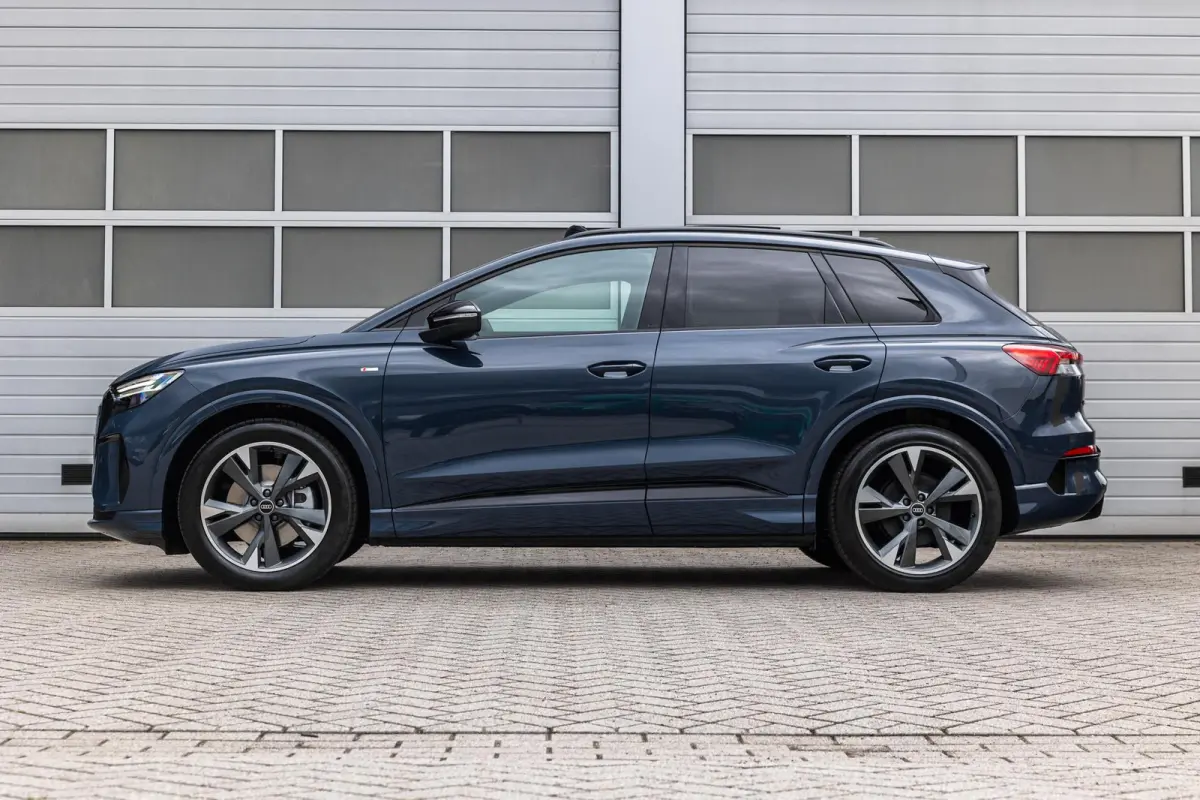286pk S edition performance 82 kWh | Panoramadak | Trekhaak | Achteruitrijcamera | Akoestisch glas