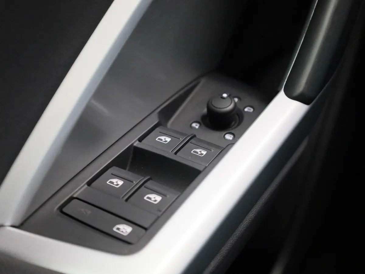 35 TFSI Pro Line Business | Black Pack | Automaat | Apple CarPlay | Navigatie | Leder | Stoelverwarming | Achteruitrijcamera | Climate Control | Cruise Control | Parkeersensoren | Lichtmetal