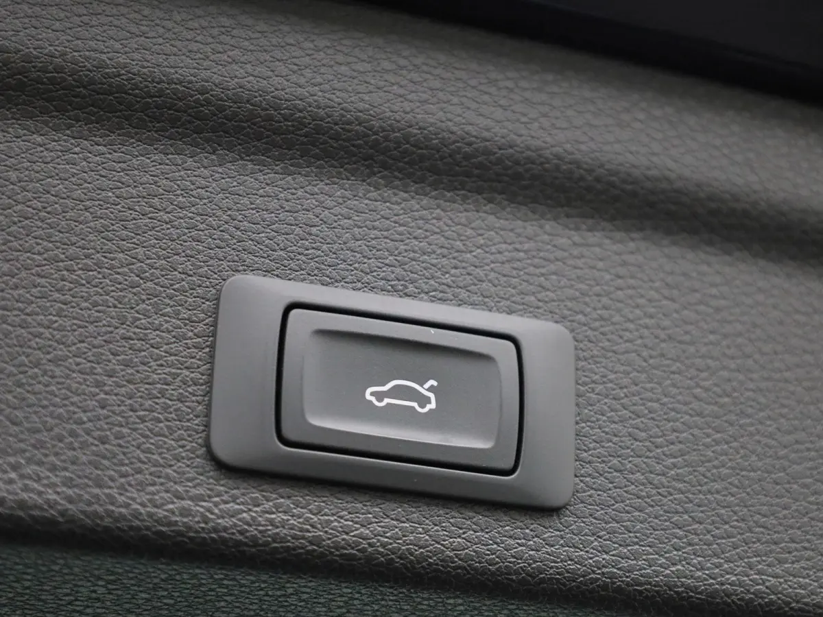 35 TFSI Pro Line Business | Black Pack | Automaat | Apple CarPlay | Navigatie | Leder | Stoelverwarming | Achteruitrijcamera | Climate Control | Cruise Control | Parkeersensoren | Lichtmetal