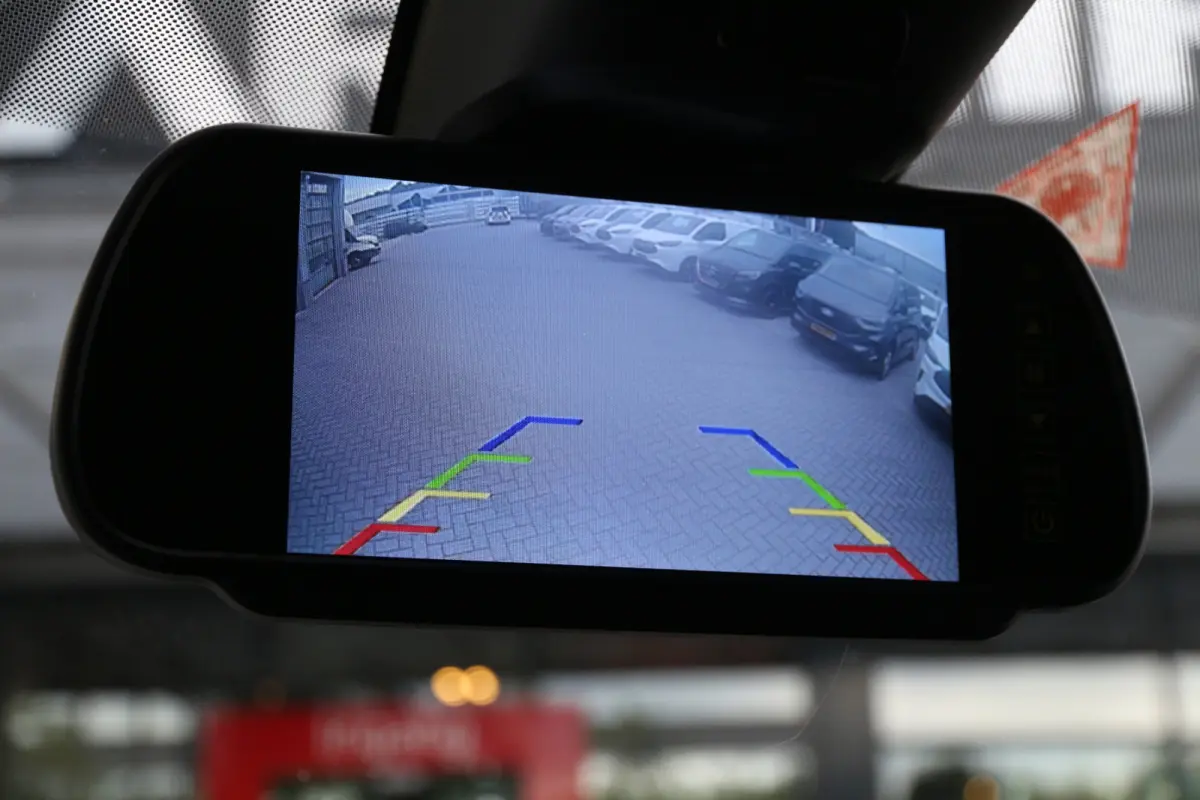 2.0 BlueHDI 145 | L2H1 | Trekhaak | Navi | Camera | Airco..