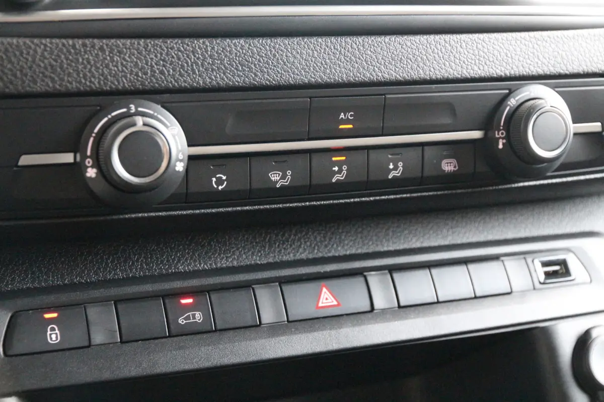 2.0 BlueHDI 145 | L2H1 | Trekhaak | Navi | Camera | Airco..