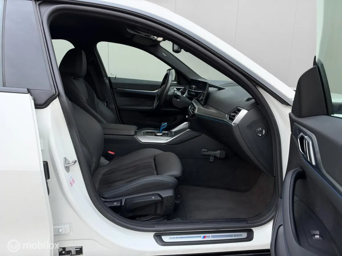 eDrive40 2022| M-Sport | NL auto | Topstaat | SOH 98%