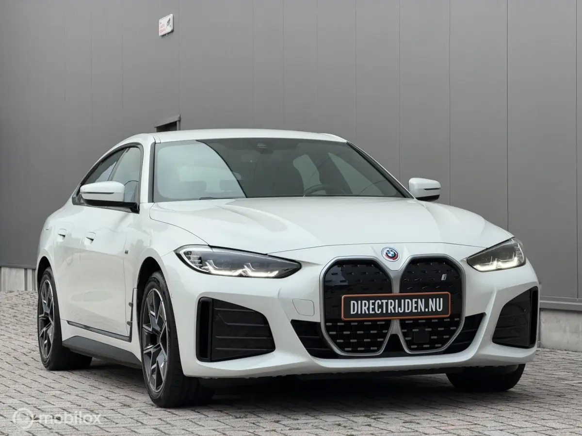 eDrive40 2022| M-Sport | NL auto | Topstaat | SOH 98%