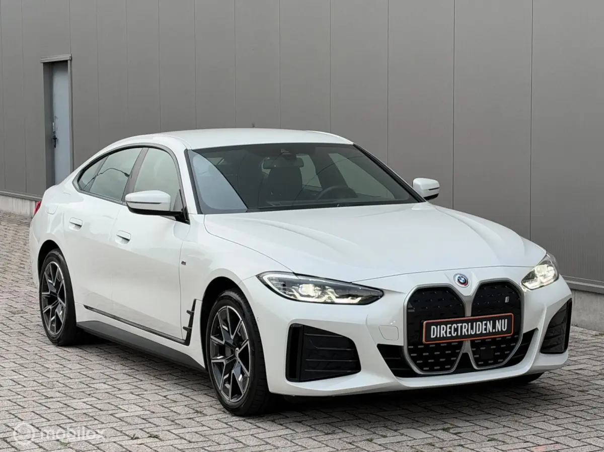eDrive40 2022| M-Sport | NL auto | Topstaat | SOH 98%