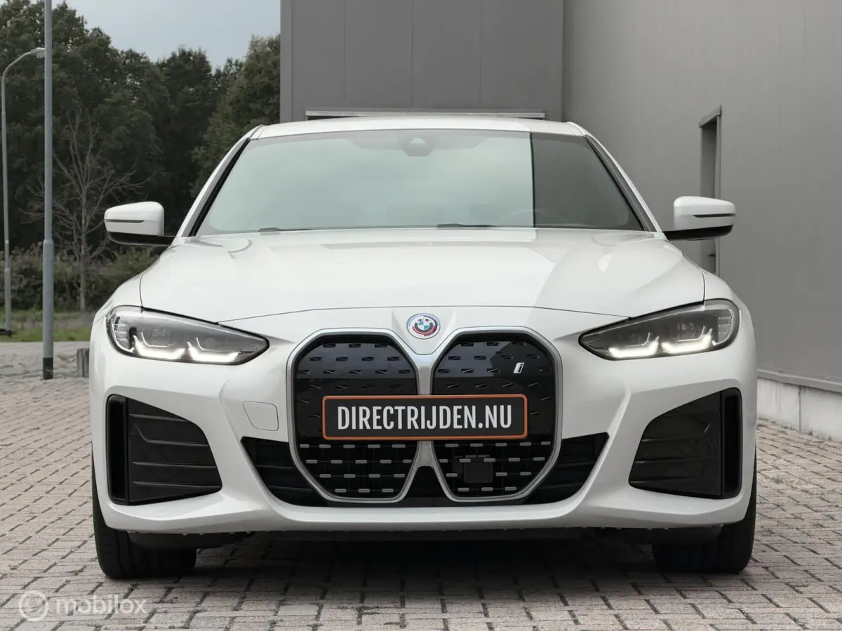 eDrive40 2022| M-Sport | NL auto | Topstaat | SOH 98%