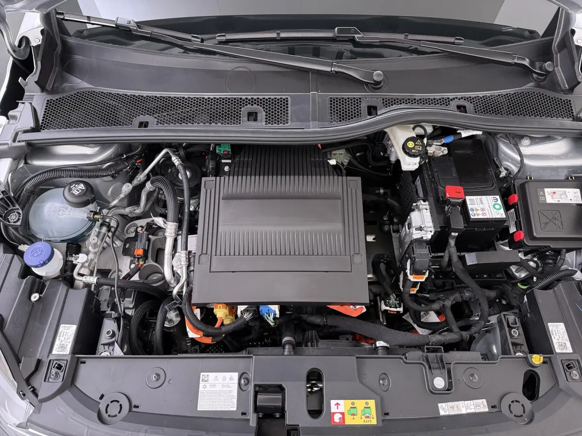 Electric Long Range Yes 51 kWh