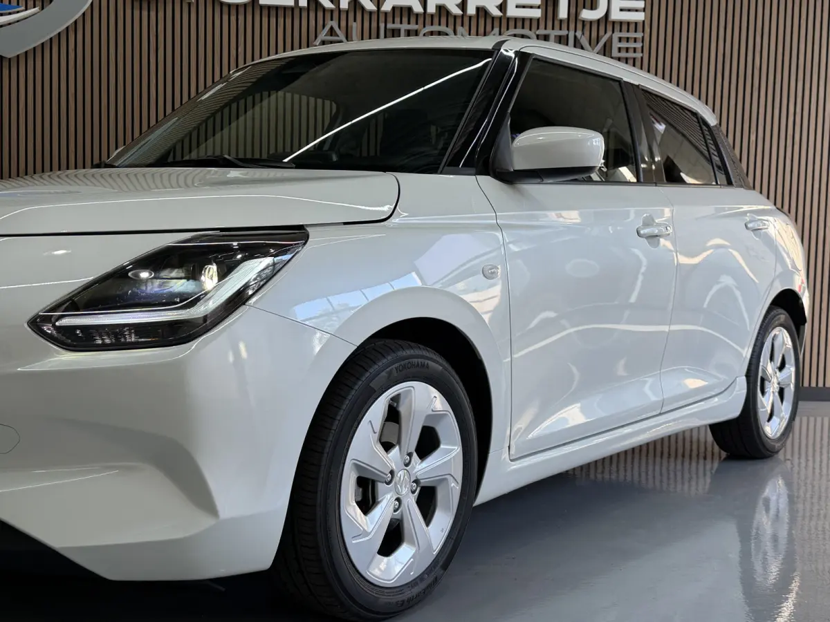 1.2 Select Hybrid Aut. Navi | ACC | Dodehoek  | Clima | Carplay | Stoelverwarming | 16" | Suzuki onderhouden.
