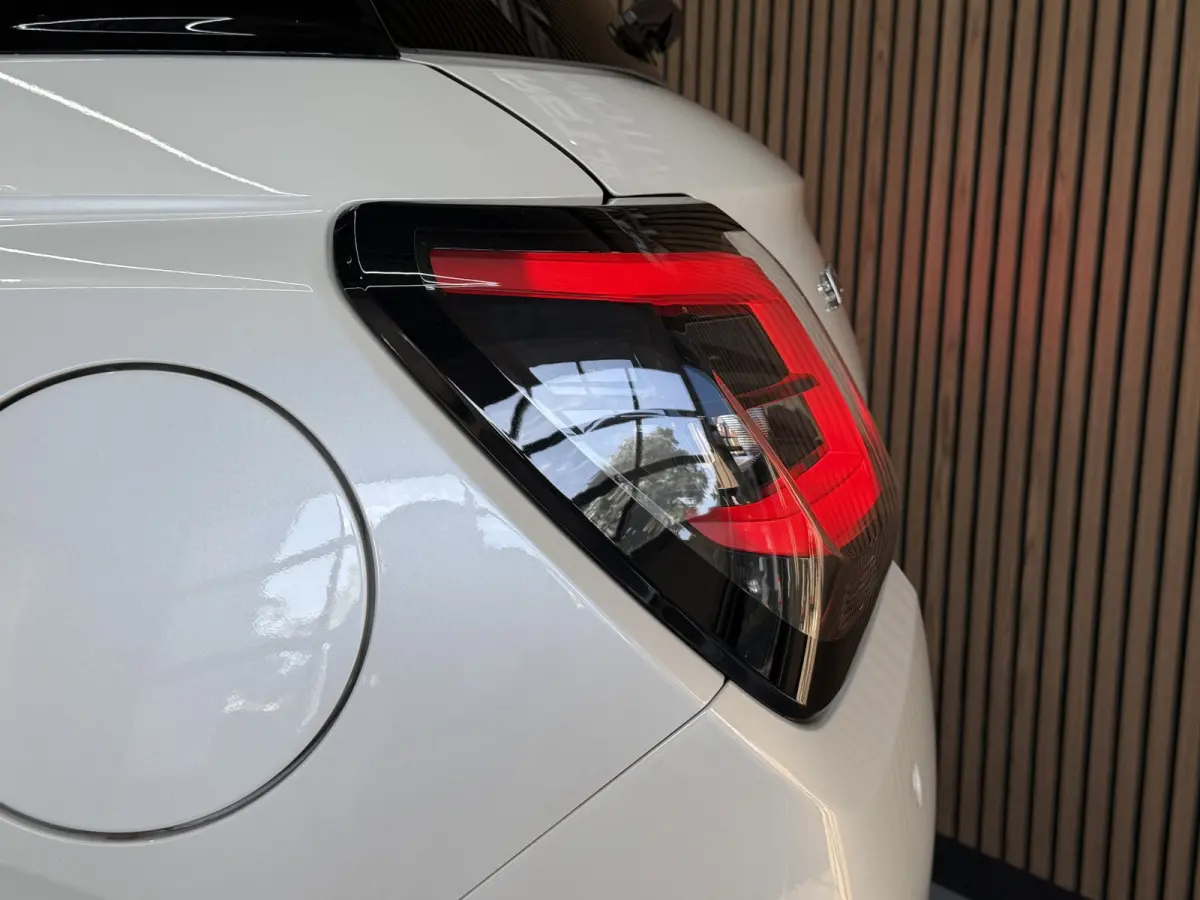 1.2 Select Hybrid Aut. Navi | ACC | Dodehoek  | Clima | Carplay | Stoelverwarming | 16" | Suzuki onderhouden.
