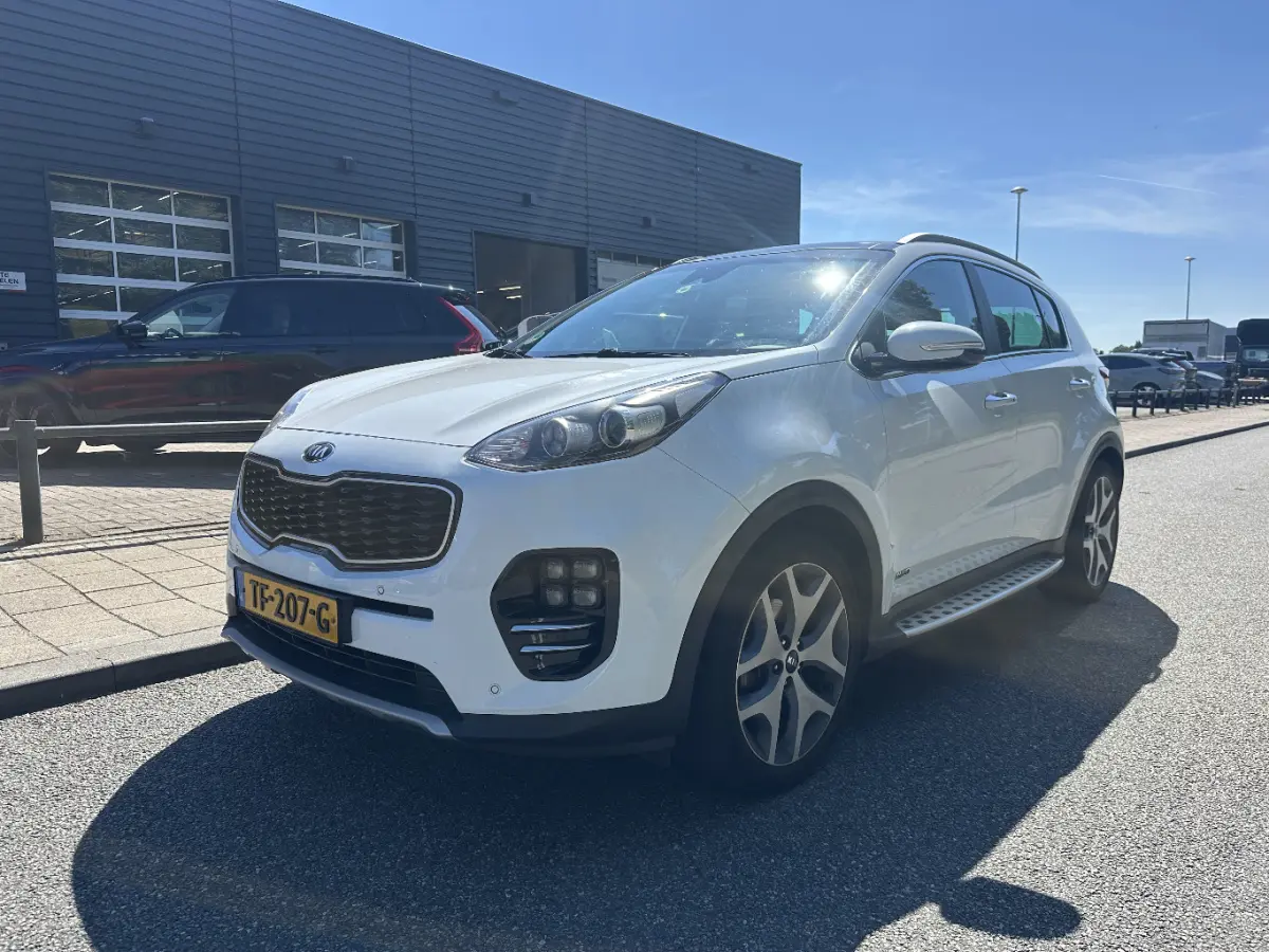 1.6 T-GDI 4WD GT-Line NIEUWSTAAT I GT-line I Trekhaak I Carplay I Treeplank I Pano I Camera I Winterpakket I NL-auto I Navi I