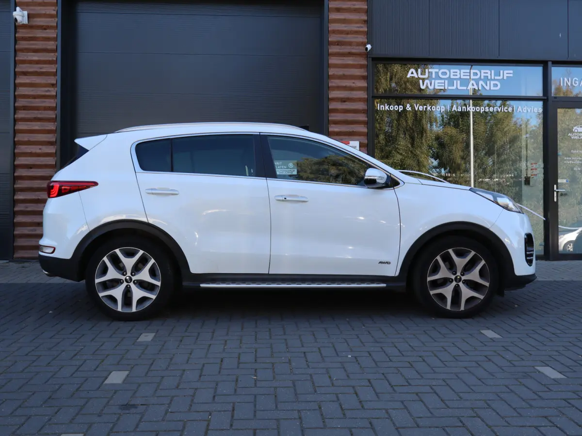 1.6 T-GDI 4WD GT-Line NIEUWSTAAT I GT-line I Trekhaak I Carplay I Treeplank I Pano I Camera I Winterpakket I NL-auto I Navi I