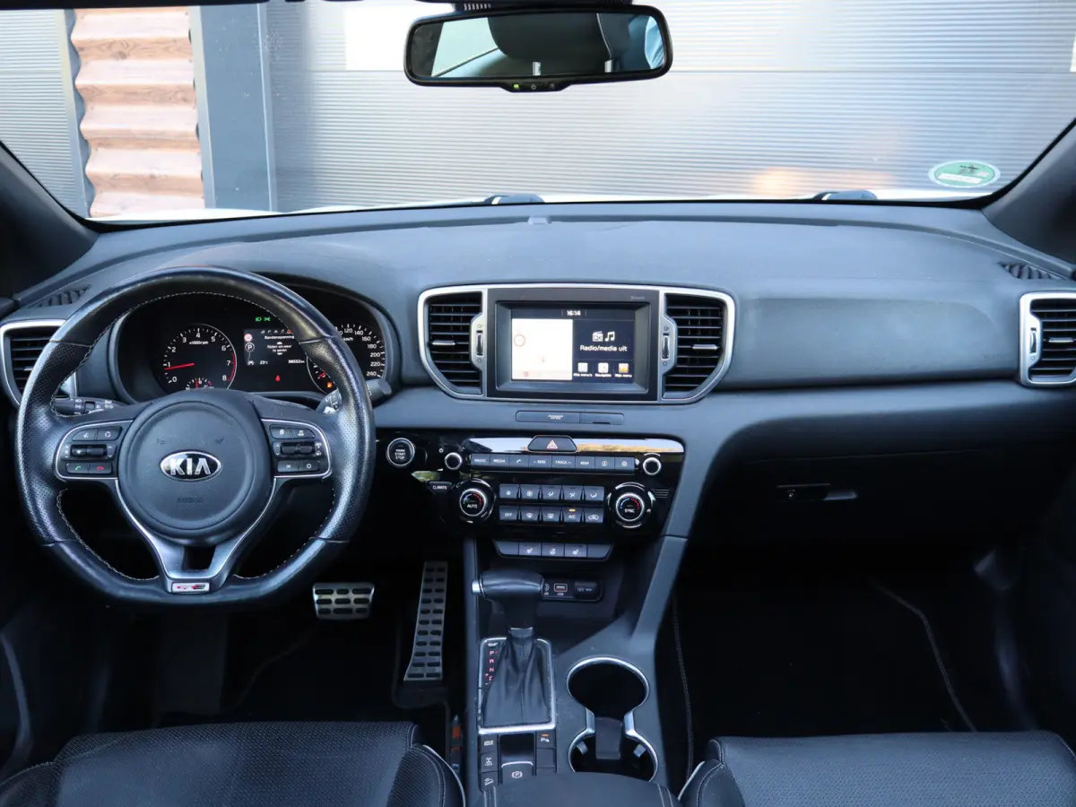 1.6 T-GDI 4WD GT-Line NIEUWSTAAT I GT-line I Trekhaak I Carplay I Treeplank I Pano I Camera I Winterpakket I NL-auto I Navi I