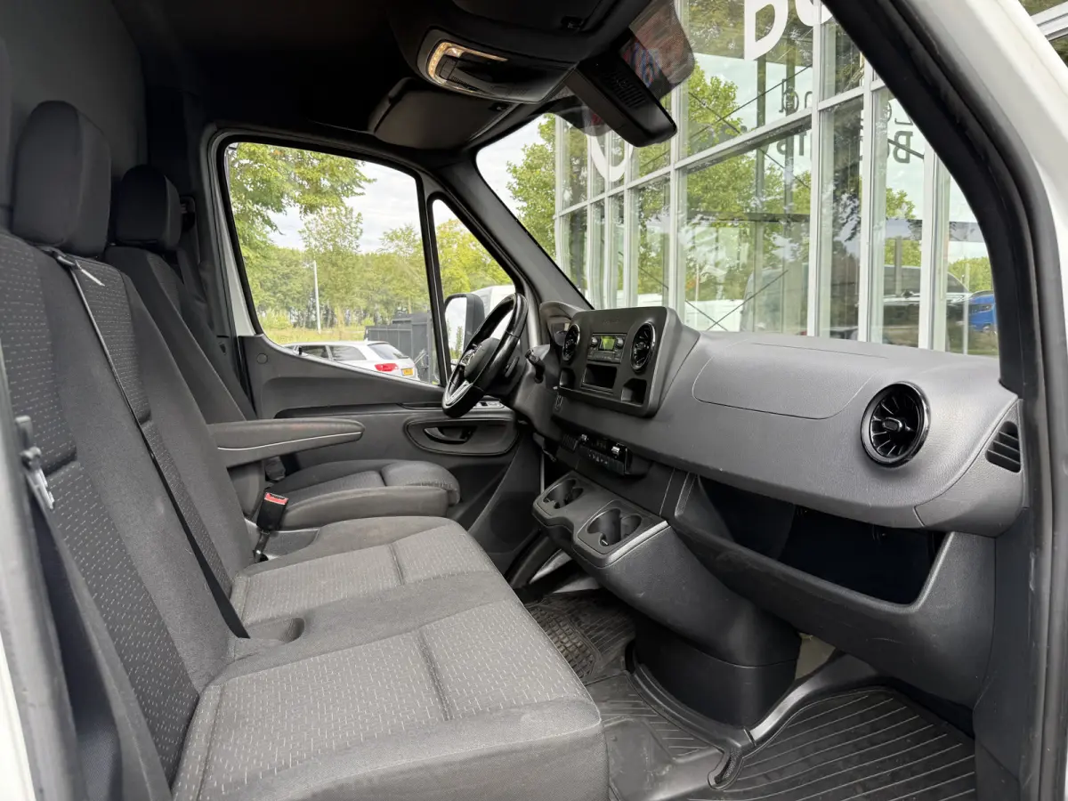 319 1.9 CDI Bakwagen met laadklep | Zijdeur | Cruisec. | Airco