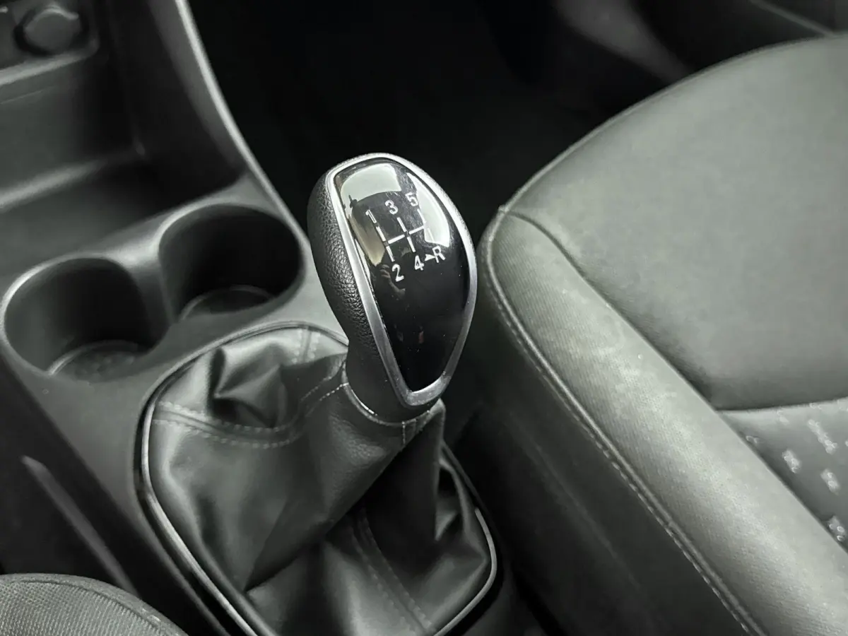 1.0 Online Edition | 1ste eigenaar | AppleCarPlay/Android | Parkeersensoren | Airco | 15"LMV