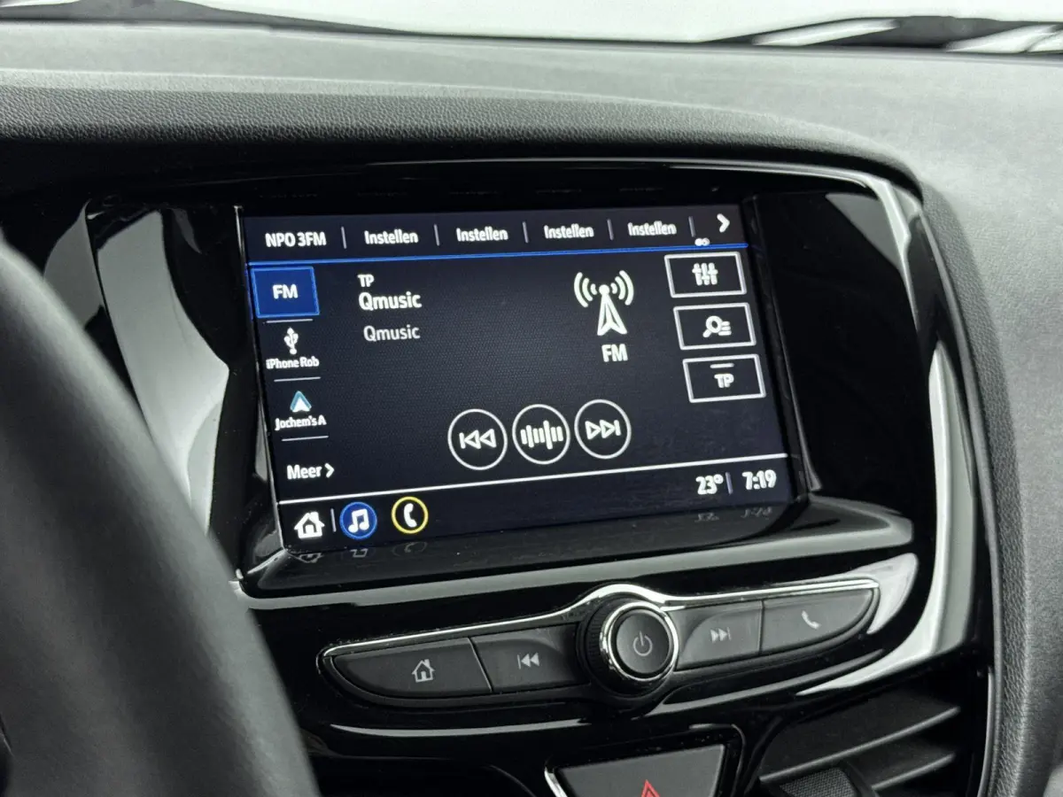 1.0 Online Edition | 1ste eigenaar | AppleCarPlay/Android | Parkeersensoren | Airco | 15"LMV