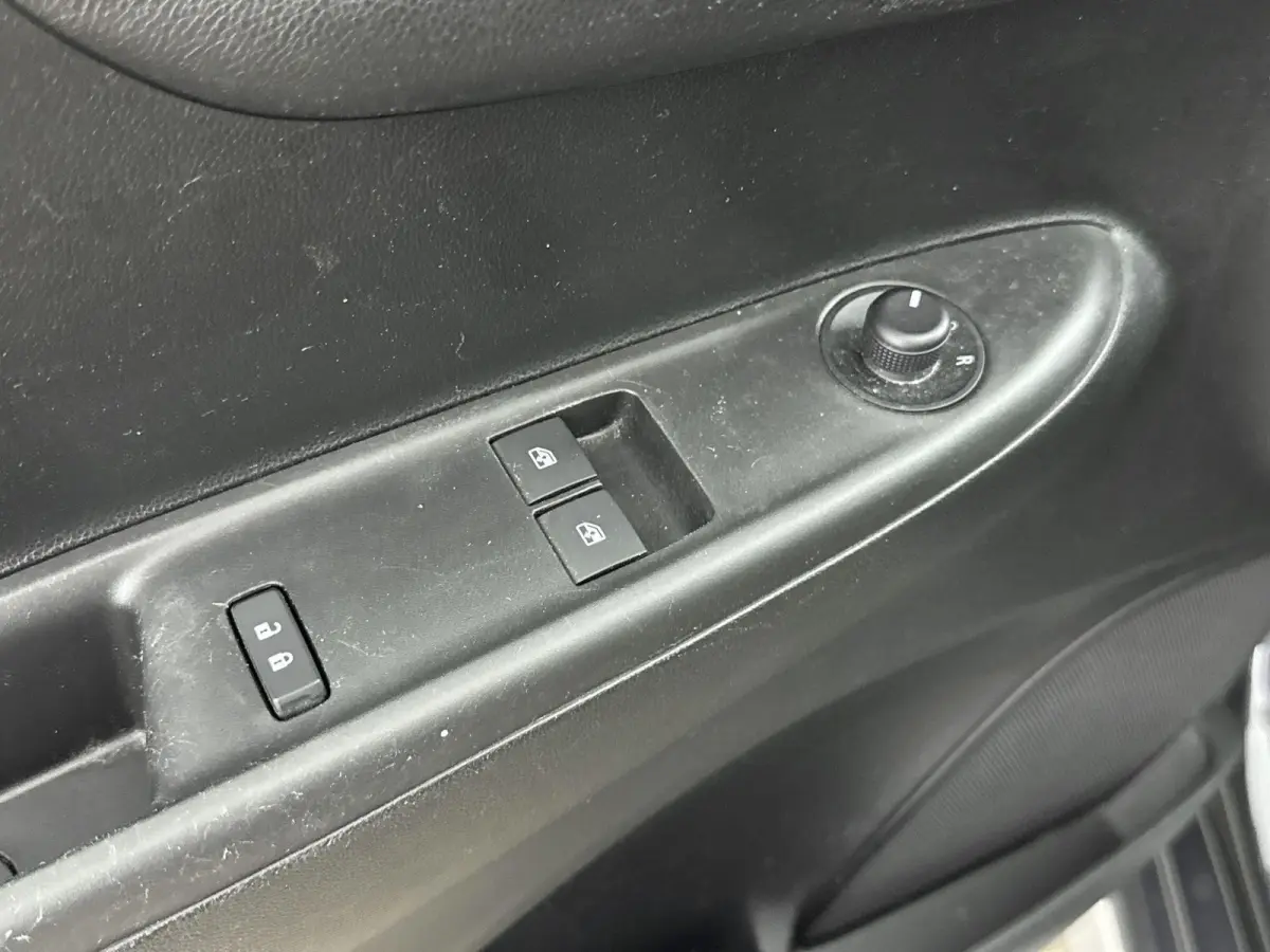 1.0 Online Edition | 1ste eigenaar | AppleCarPlay/Android | Parkeersensoren | Airco | 15"LMV