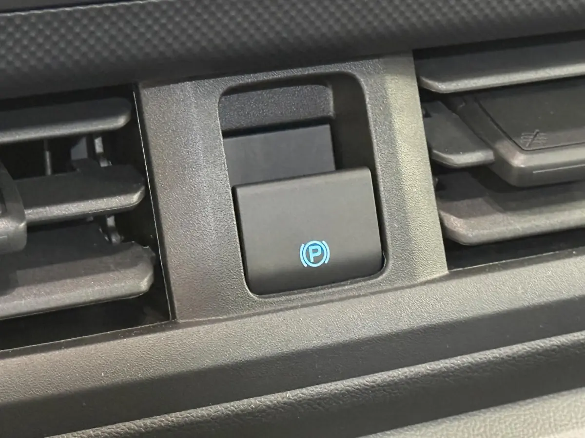 300 2.0 TDCI L2H1 Trend NM Automaat Dubbele Cabine Airco Cruise Navi PDC Camera Carplay
