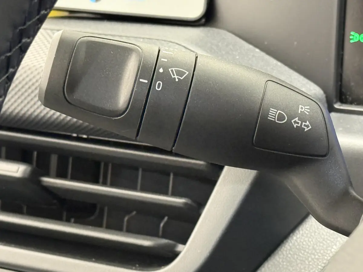 300 2.0 TDCI L2H1 Trend NM Automaat Dubbele Cabine Airco Cruise Navi PDC Camera Carplay