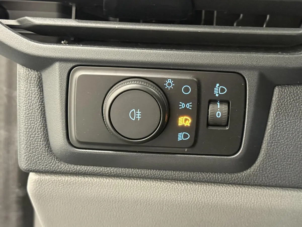 300 2.0 TDCI L2H1 Trend NM Automaat Dubbele Cabine Airco Cruise Navi PDC Camera Carplay