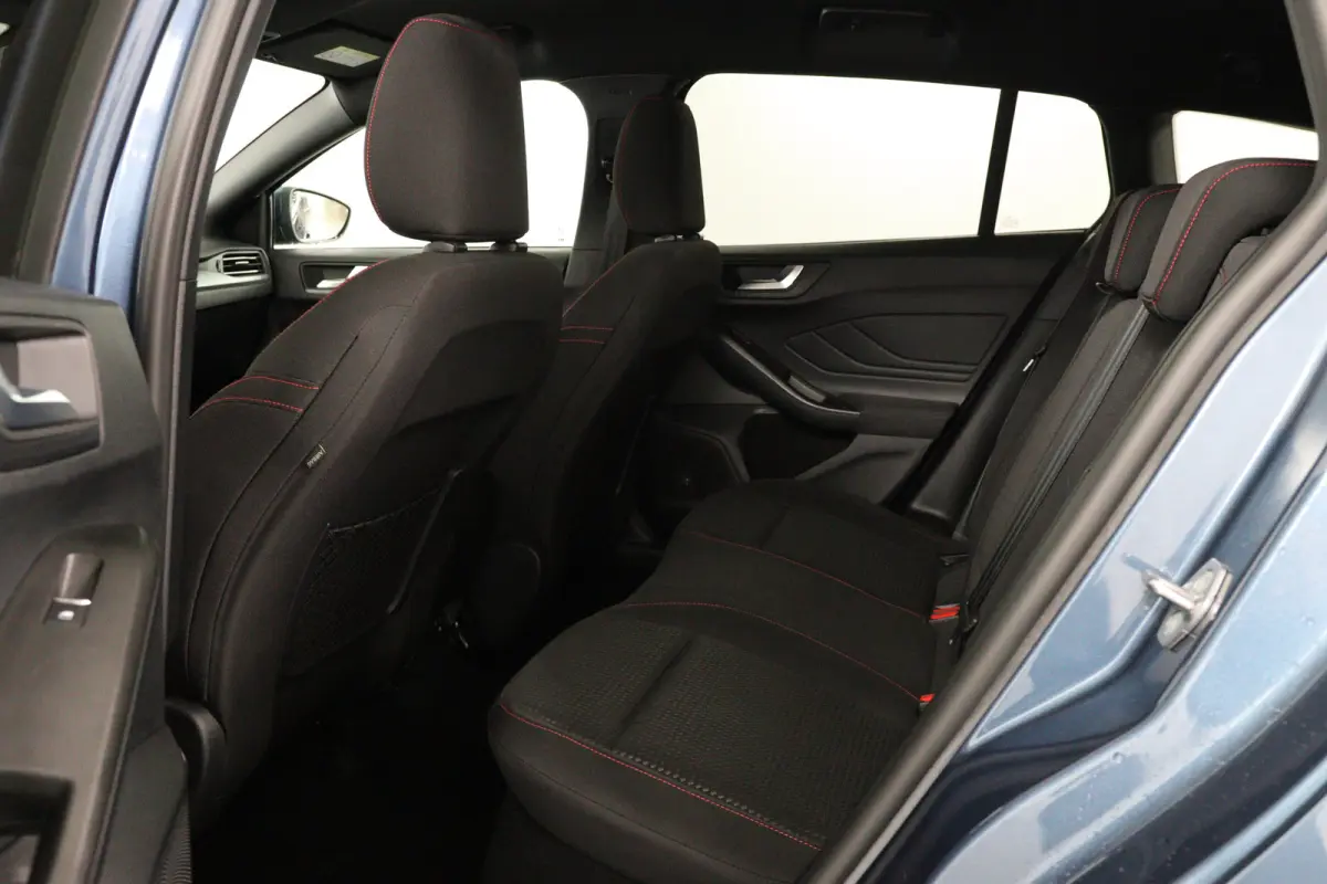 1.0EB Hybrid ST Line | Dealer Onderhouden! | 1e Eigenaar! | Winterpack | Camera | LED | Clima | Navi | Cruise Control | Parkeersensoren V+A | DAB | Lichtmetalen Velgen